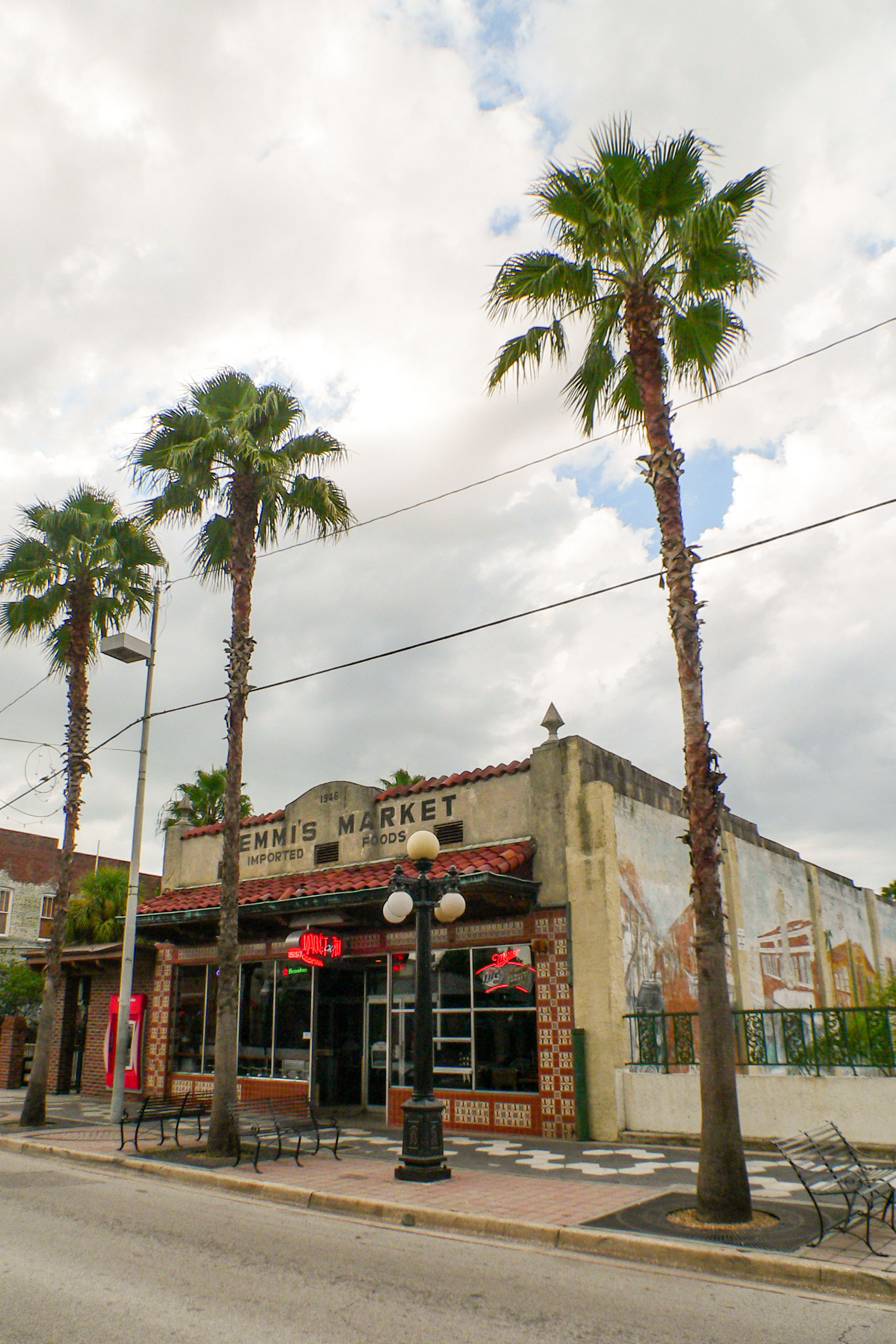demmis-market-ybor-city